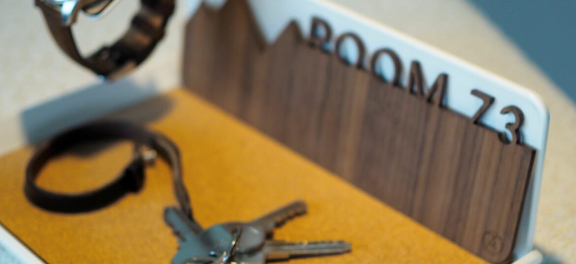 vide-poche métal blanc avec support de montre et fond personnalisé - ARTPINA®