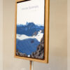 Tableau Chamonix Mont Blanc, et son cadre en chêne massif de l'artiste Nicholas PERILLI en vue de coté.